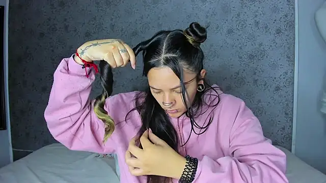 Kitty ravee online show from October 13, 4:04 am