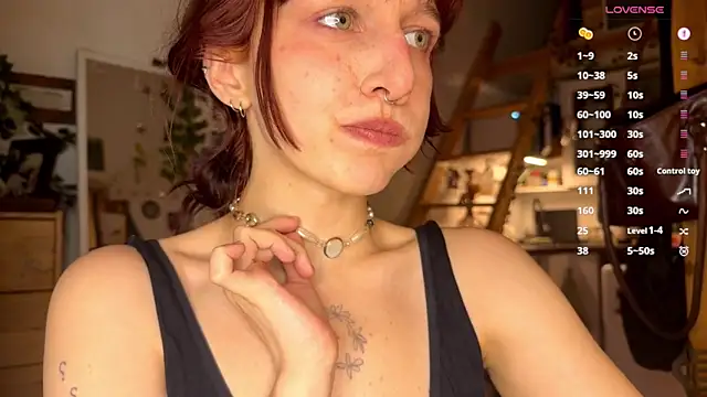 LeelooYolo online show from May 28, 11:35 pm