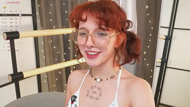 LeelooYolo online show from January 17, 3:19 pm