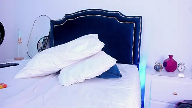 LiliCarterm online show from October 31, 10:25 pm