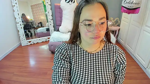 Tammy parker  online show from October 2, 4:28 am