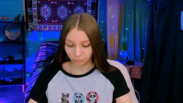 JulieDaniel online show from June 10, 8:57 am