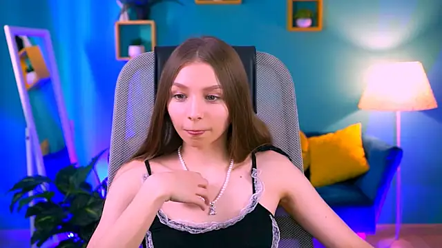 JulieDaniel online show from March 12, 10:18 am