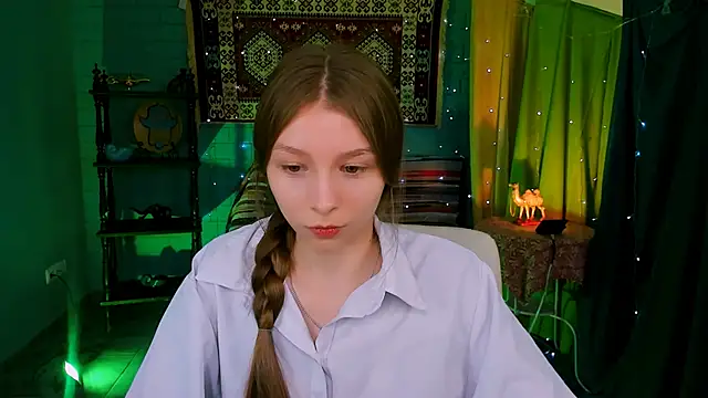 JulieDaniel online show from May 28, 4:21 am