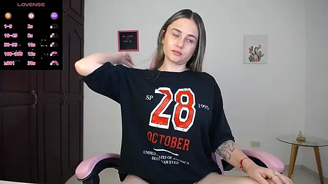 Snapshot of Veronika__Winslow_ chatting on September 16, 6:54 am Veronika Winslow online show from September 16, 6:54 am