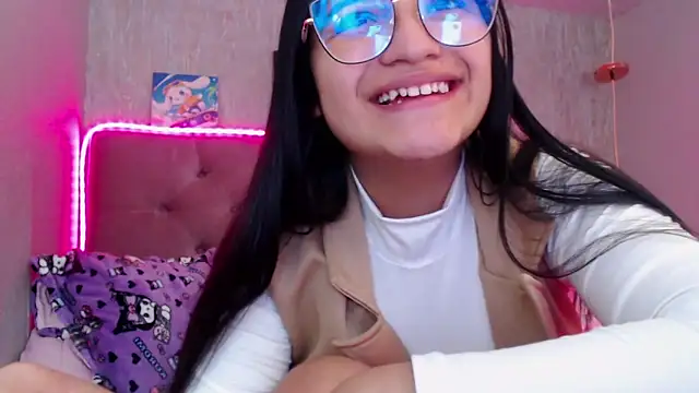 laurenelove online show from October 3, 4:39 am