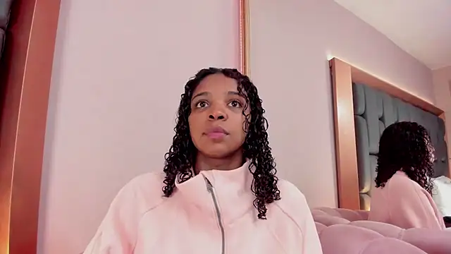 LisaMendez online show from April 7, 3:52 am