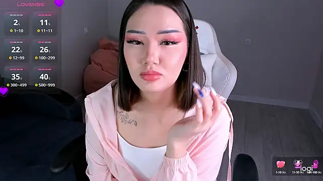 Momo Ayase  online show from October 8, 2:10 pm