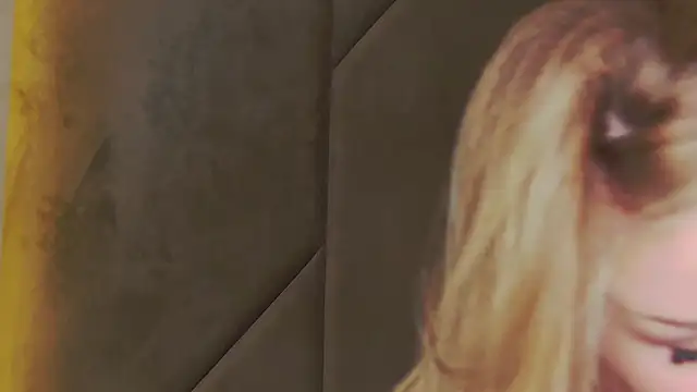 MarilynNova online show from April 16, 5:19 am