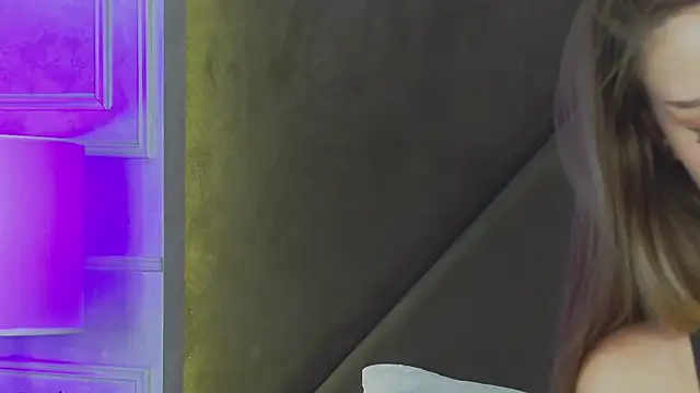 MarilynNova online show from November 16, 4:25 am