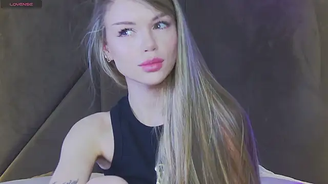 MarilynNova online show from June 13, 4:10 am