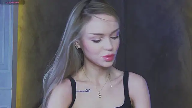 MarilynNova online show from June 5, 5:33 am