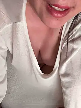 Liqinqin online show from September 18, 8:40 pm