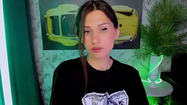 Mollyinyourmind online show from March 31, 12:10 am