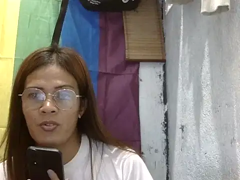 juicycum069 online show from June 4, 4:28 am