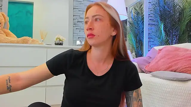 Reina Cummings online show from June 12, 6:21 am