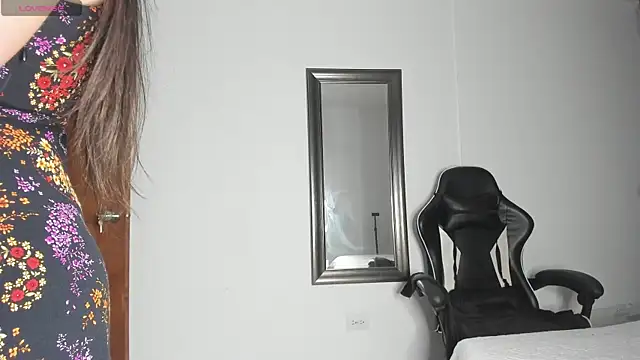 Snapshot of luna_killari chatting on October 5, 12:32 pm luna killari online show from October 5, 12:32 pm