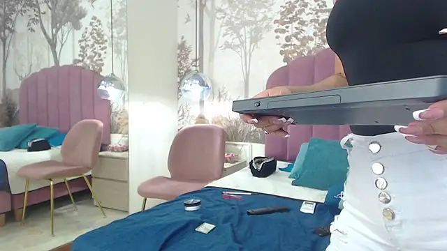 CorineRay online show from October 17, 10:35 pm