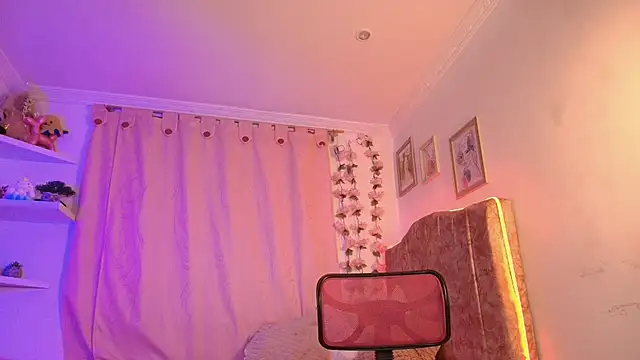 evansweett7 online show from September 14, 1:14 am