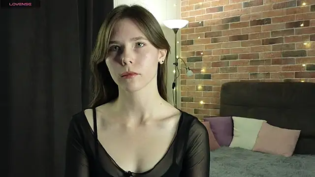 EmiliDen online show from October 16, 5:15 pm