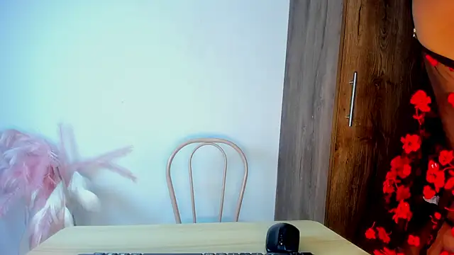 khate smith online show from October 3, 4:12 pm