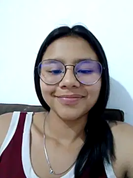 SofieLove 01 online show from March 25, 7:00 am