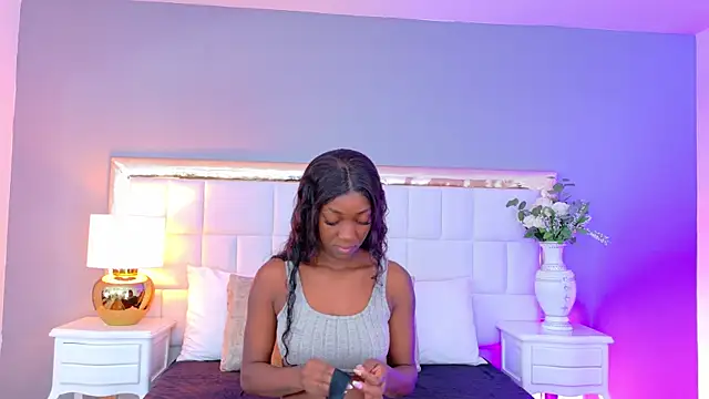 MadeleineHocker online show from September 10, 12:49 pm