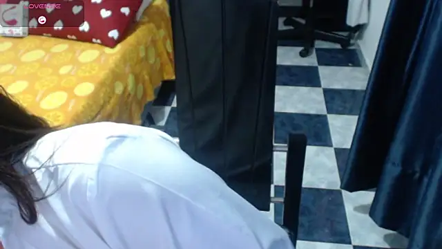 hiilarybrown online show from February 4, 10:35 pm