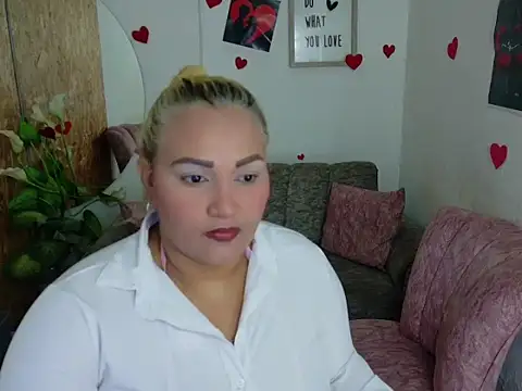 laleska montenegro online show from February 3, 6:40 am