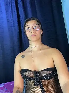 EVAH LEE  online show from December 5, 4:45 am