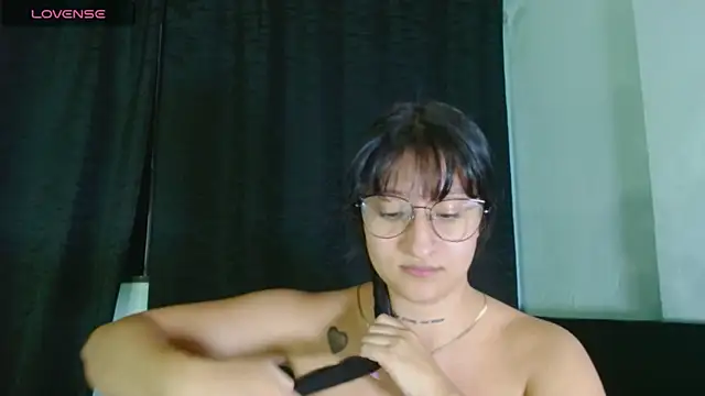 EVAH LEE  online show from March 21, 8:19 am