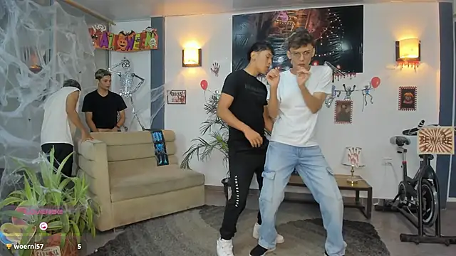 Bisexlifehot   online show from October 26, 11:22 pm