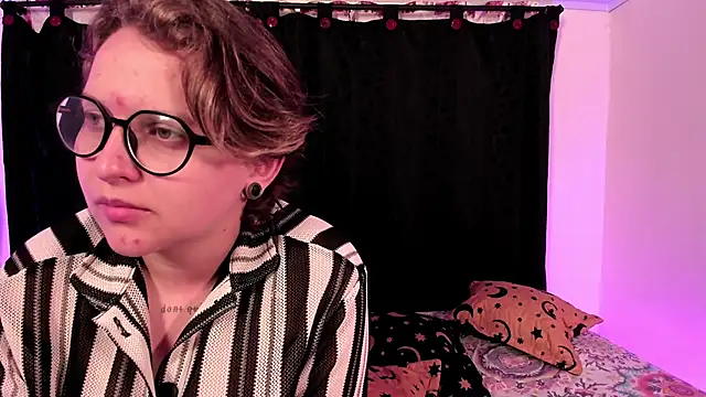 CrazyCakes  online show from March 3, 3:23 am