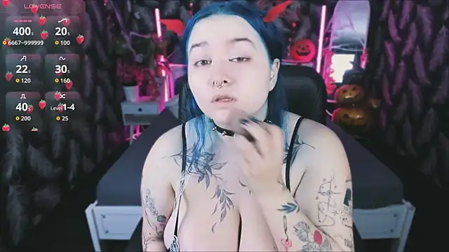 Mira Fyre online show from October 26, 8:48 pm