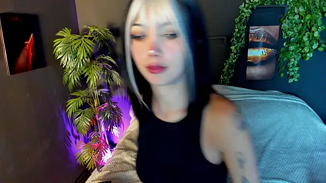 Evelyn Russoo online show from October 3, 2:44 pm