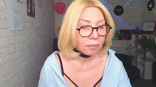 Wendy Waves online show from January 17, 11:40 am