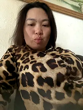 Nhung584 online show from October 27, 10:00 am