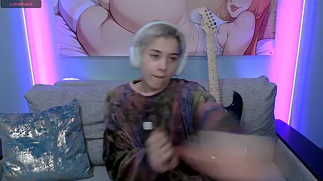 SophieAsh online show from November 18, 8:59 am