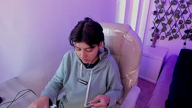 Nathaly ds online show from October 25, 8:15 pm