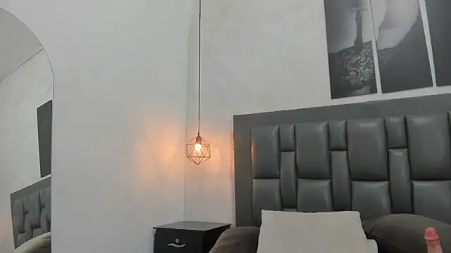 Snapshot of dakota_roussee chatting on October 19, 1:24 pm dakota roussee online show from October 19, 1:24 pm