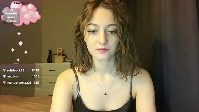 white liillyy online show from December 18, 10:47 pm