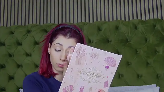 LunaHart online show from February 3, 10:09 am