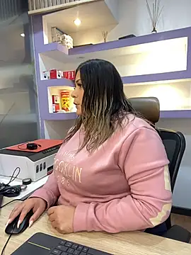 isabella horney  online show from February 14, 1:57 pm