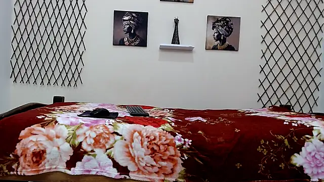 skinnybarbie022 online show from July 24, 8:06 pm