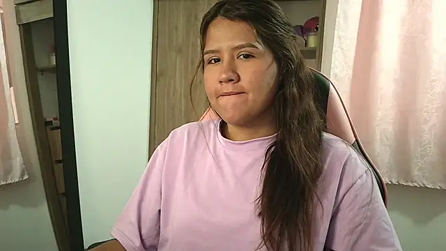 Oliviawatson1 online show from October 2, 12:21 pm