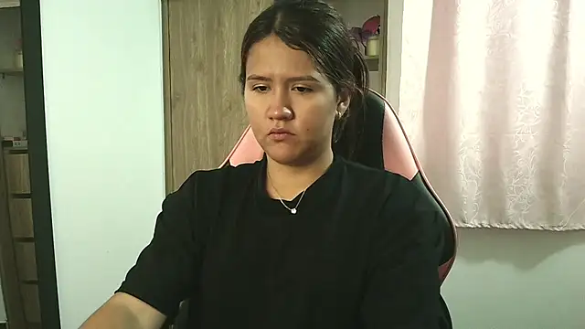 Oliviawatson1 online show from October 16, 9:17 pm