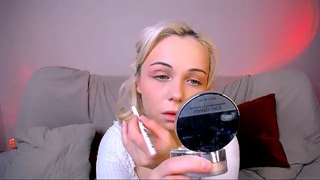 Charlotte Colinss online show from February 2, 4:44 am