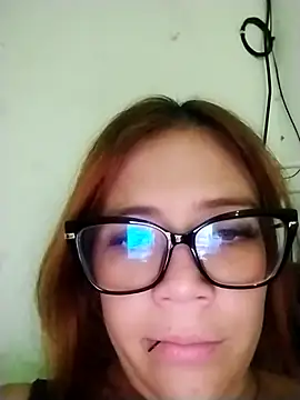 Snapshot of RapunzeRaydes chatting on October 22, 2:49 am RapunzeRaydes online show from October 22, 2:49 am