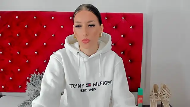 PleasureJasmine online show from September 15, 7:05 am