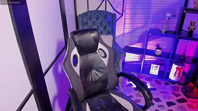 NahomiRichards  online show from October 4, 5:24 am